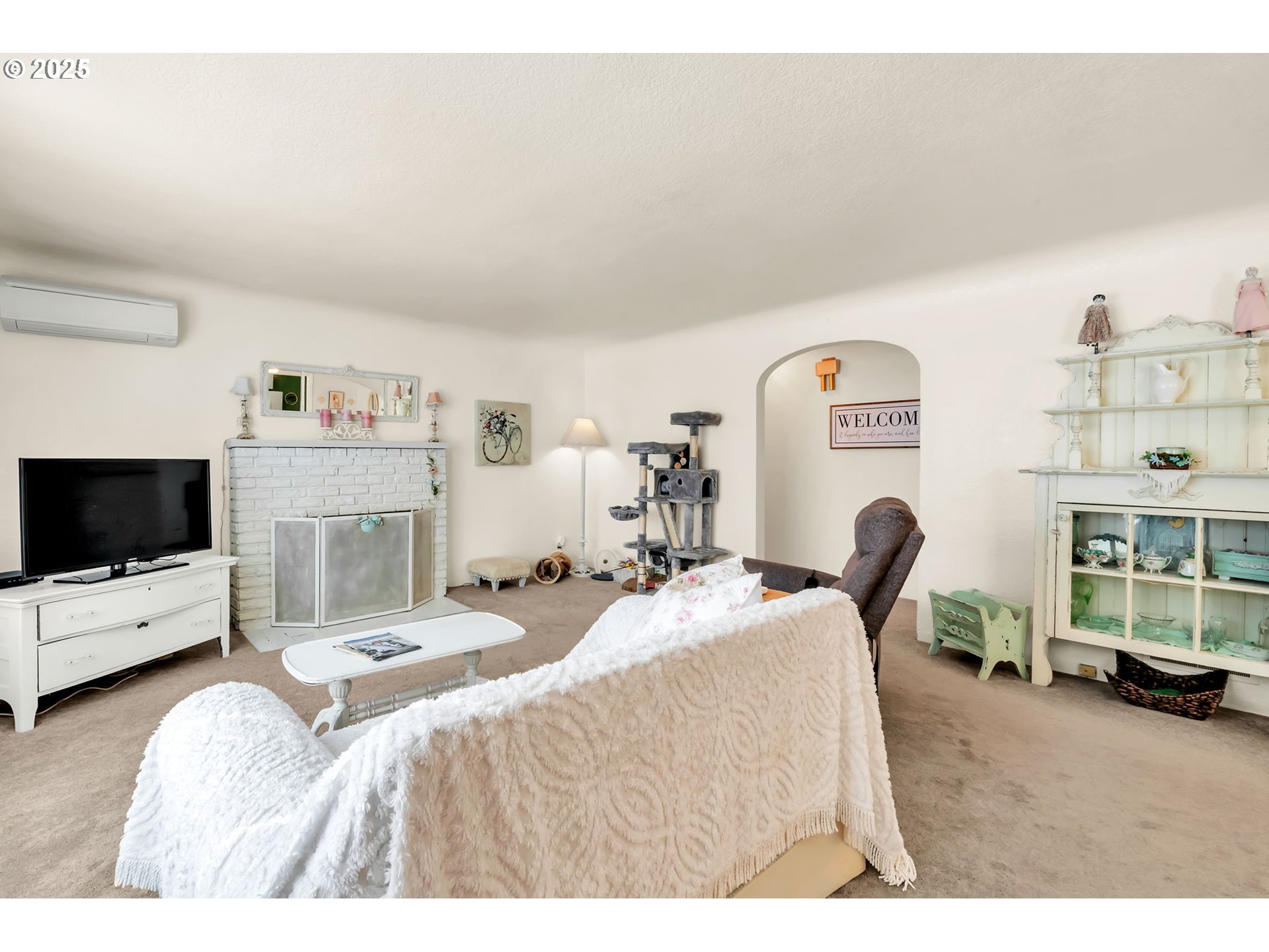 2736/2740 COBURG RD