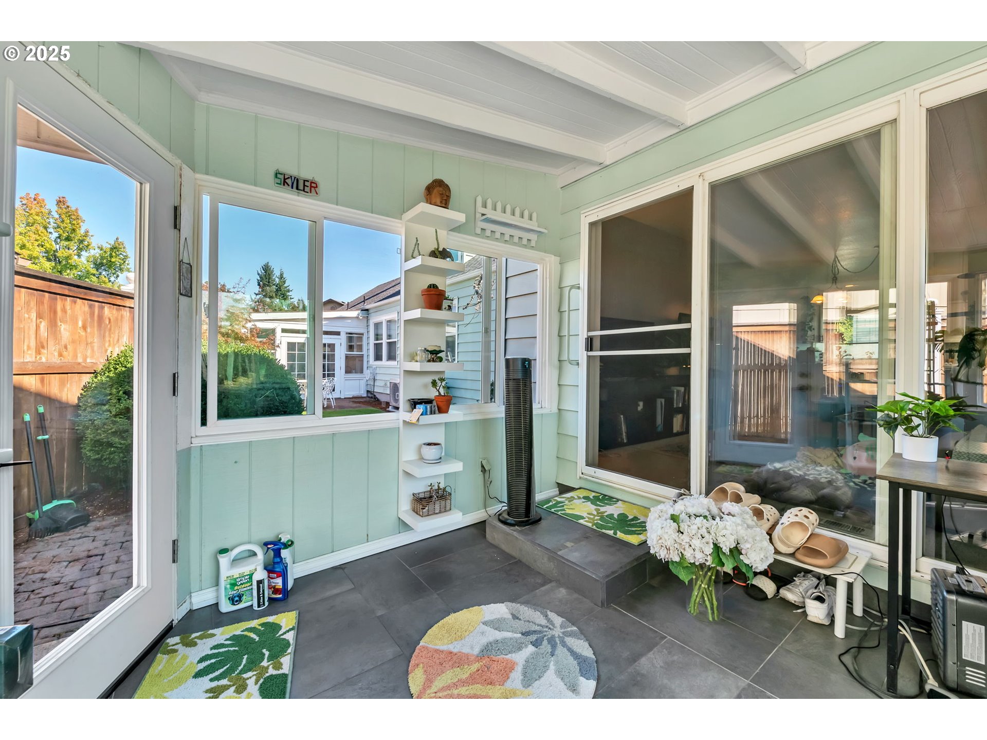 2736/2740 COBURG RD