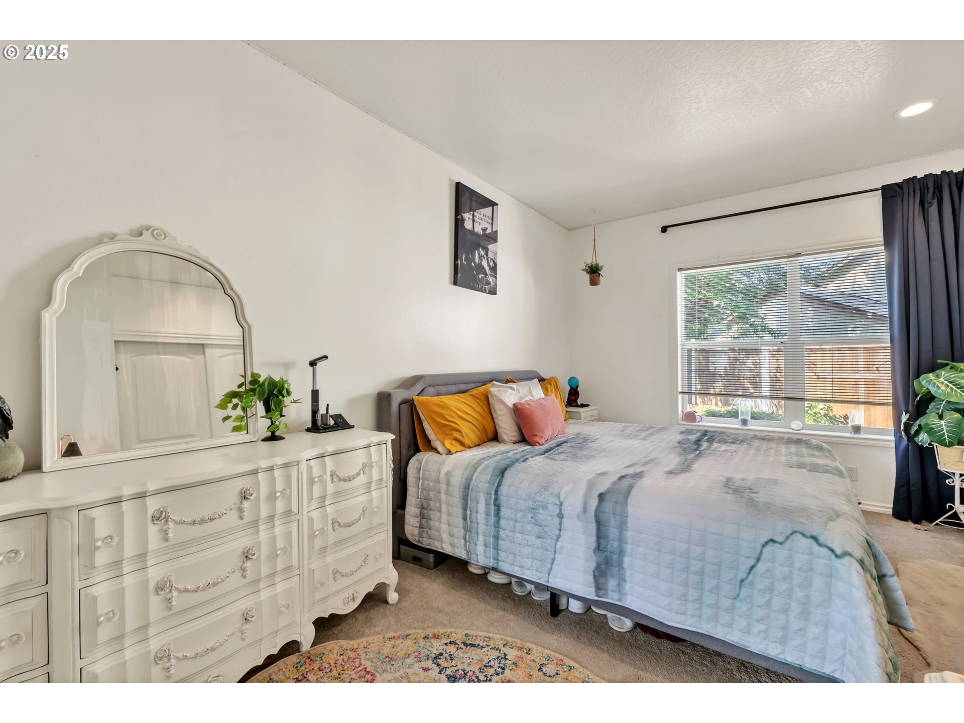2736/2740 COBURG RD