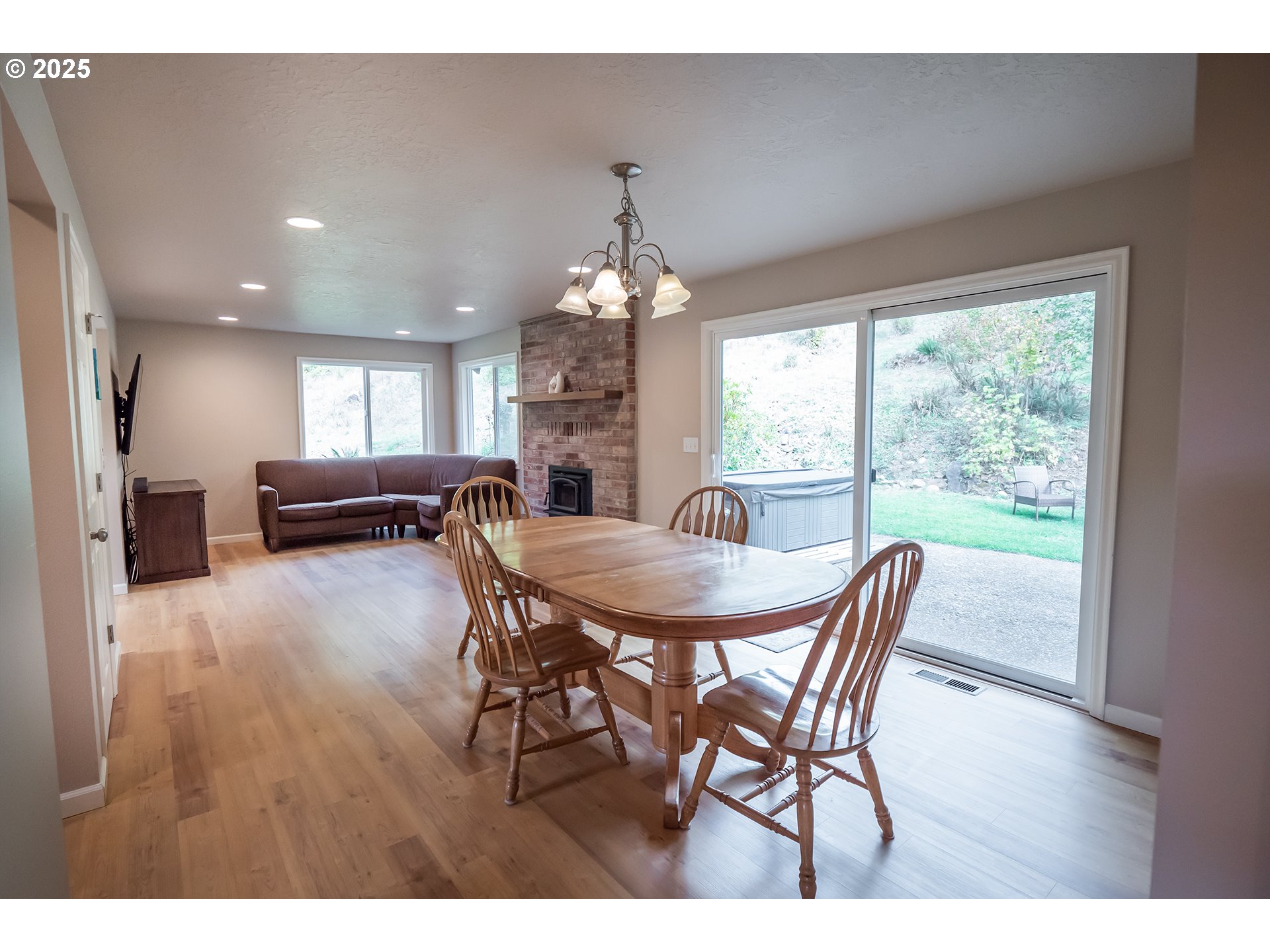 76377 MOSBY CREEK RD