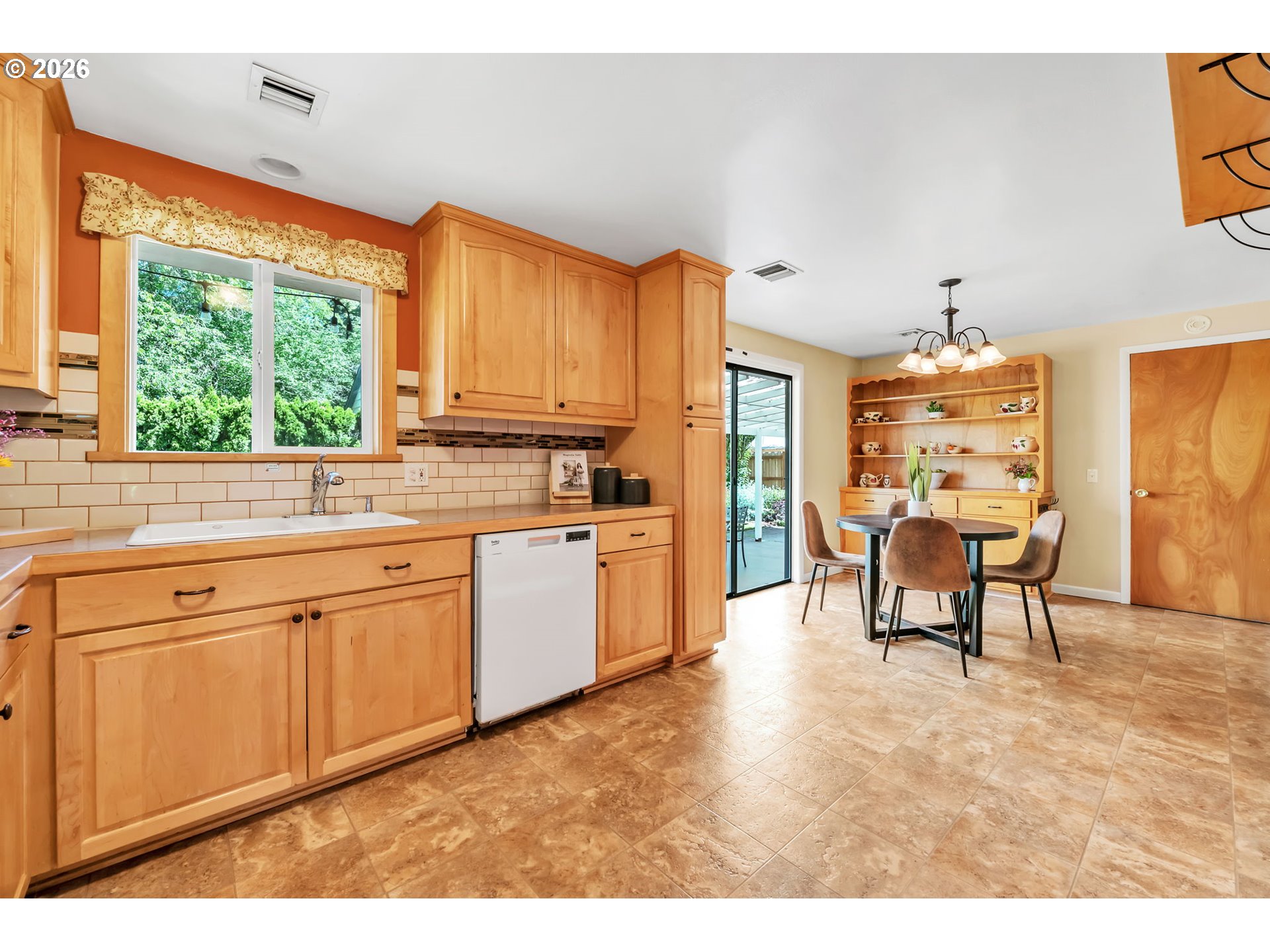 1385 BEEBE LN