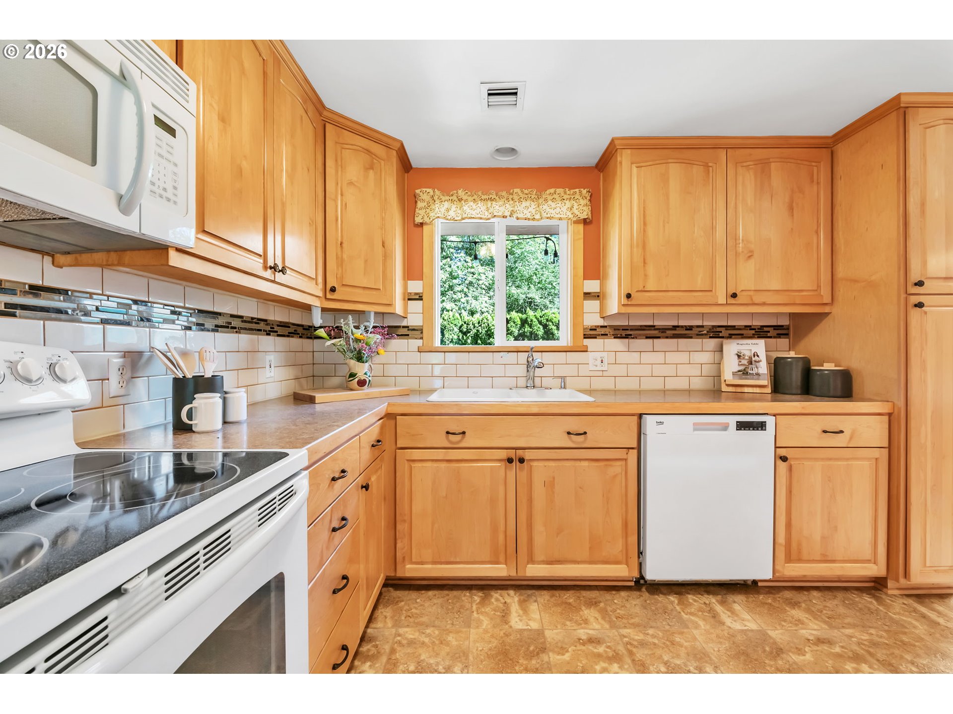1385 BEEBE LN
