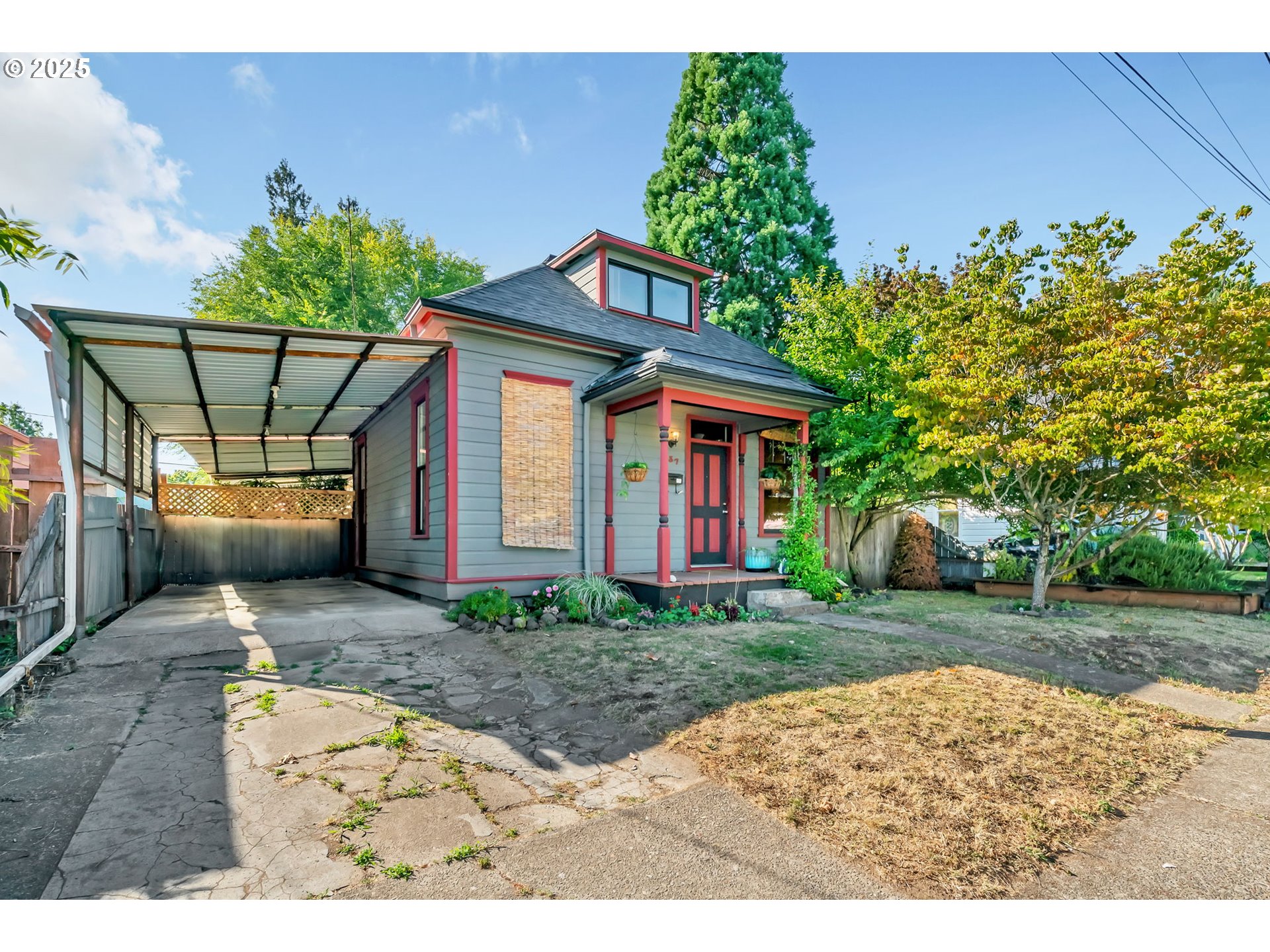 637 NE 17TH ST