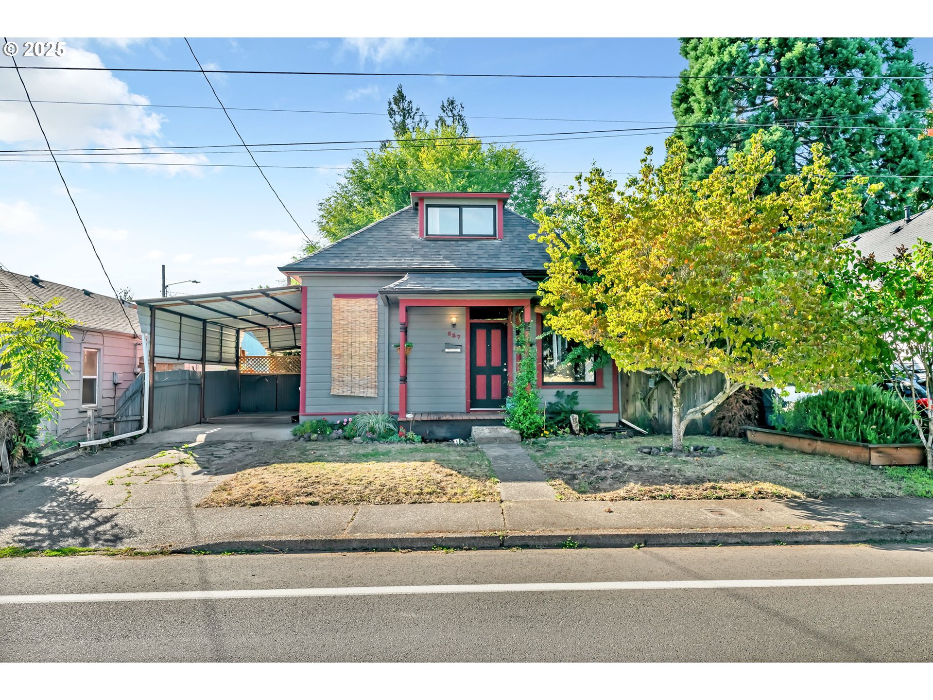 637 NE 17TH ST