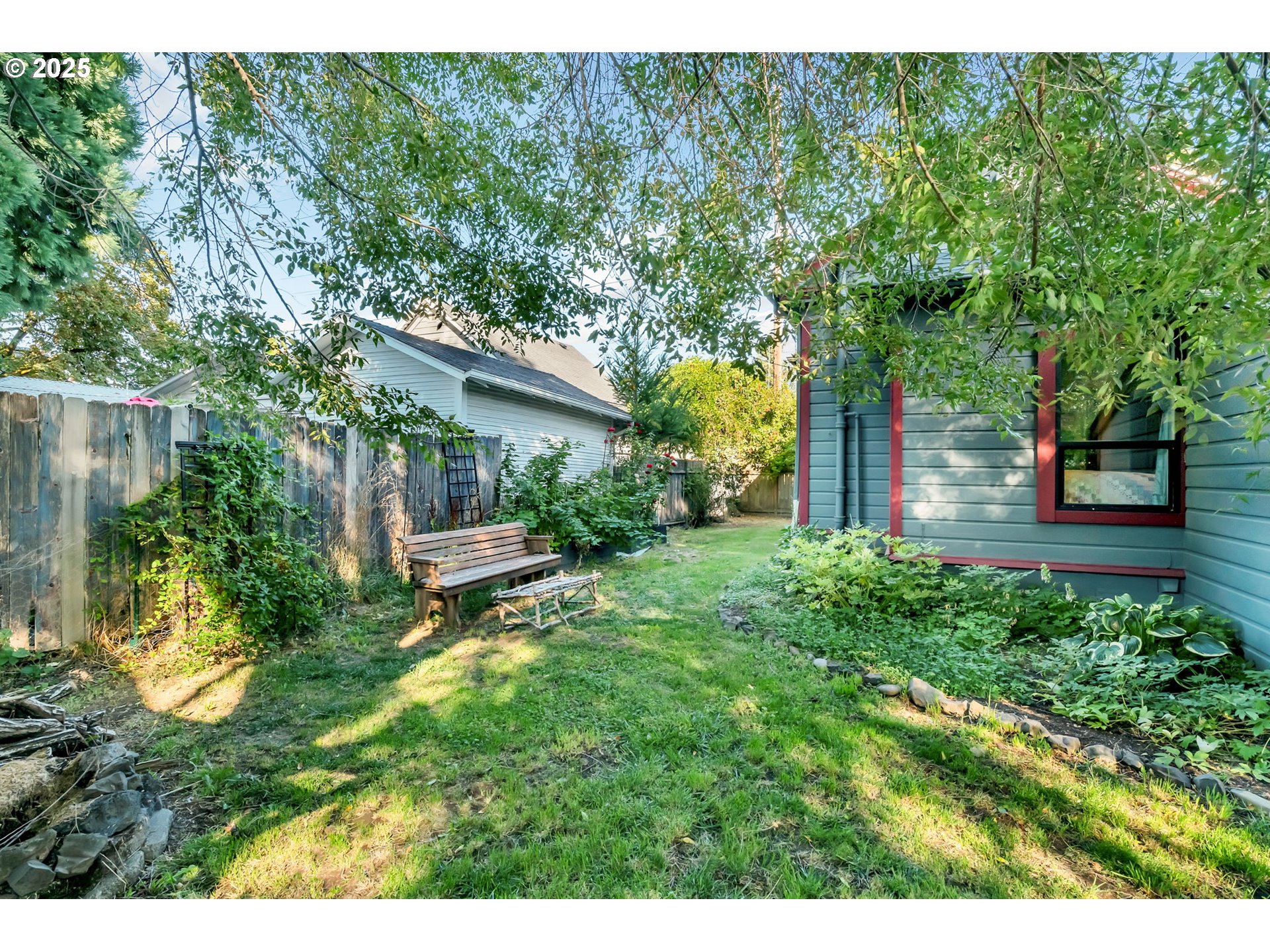 637 NE 17TH ST