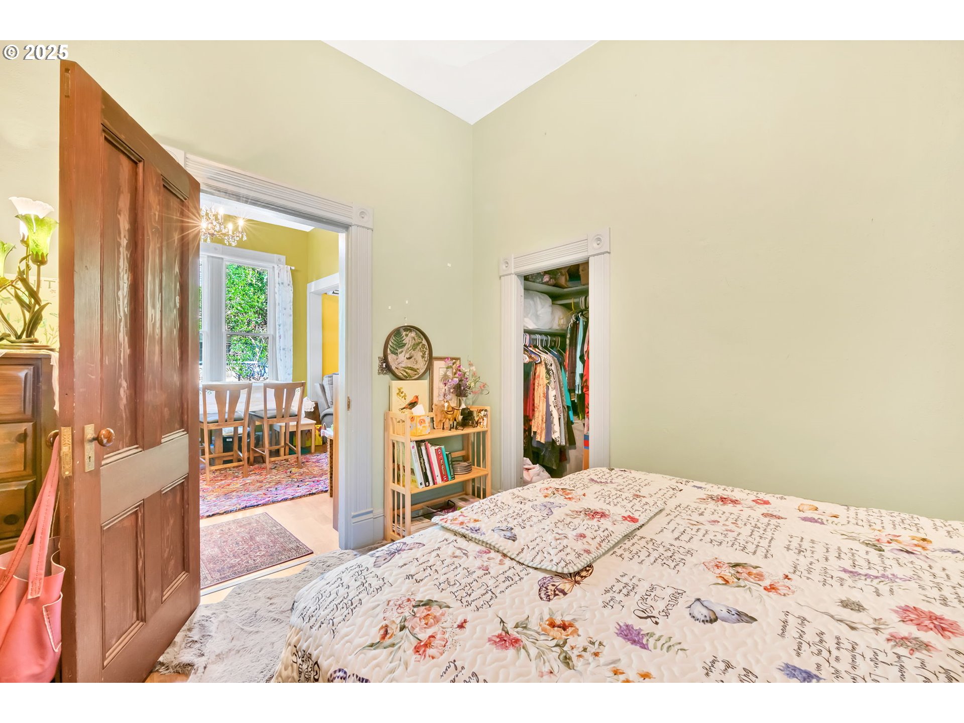 637 NE 17TH ST