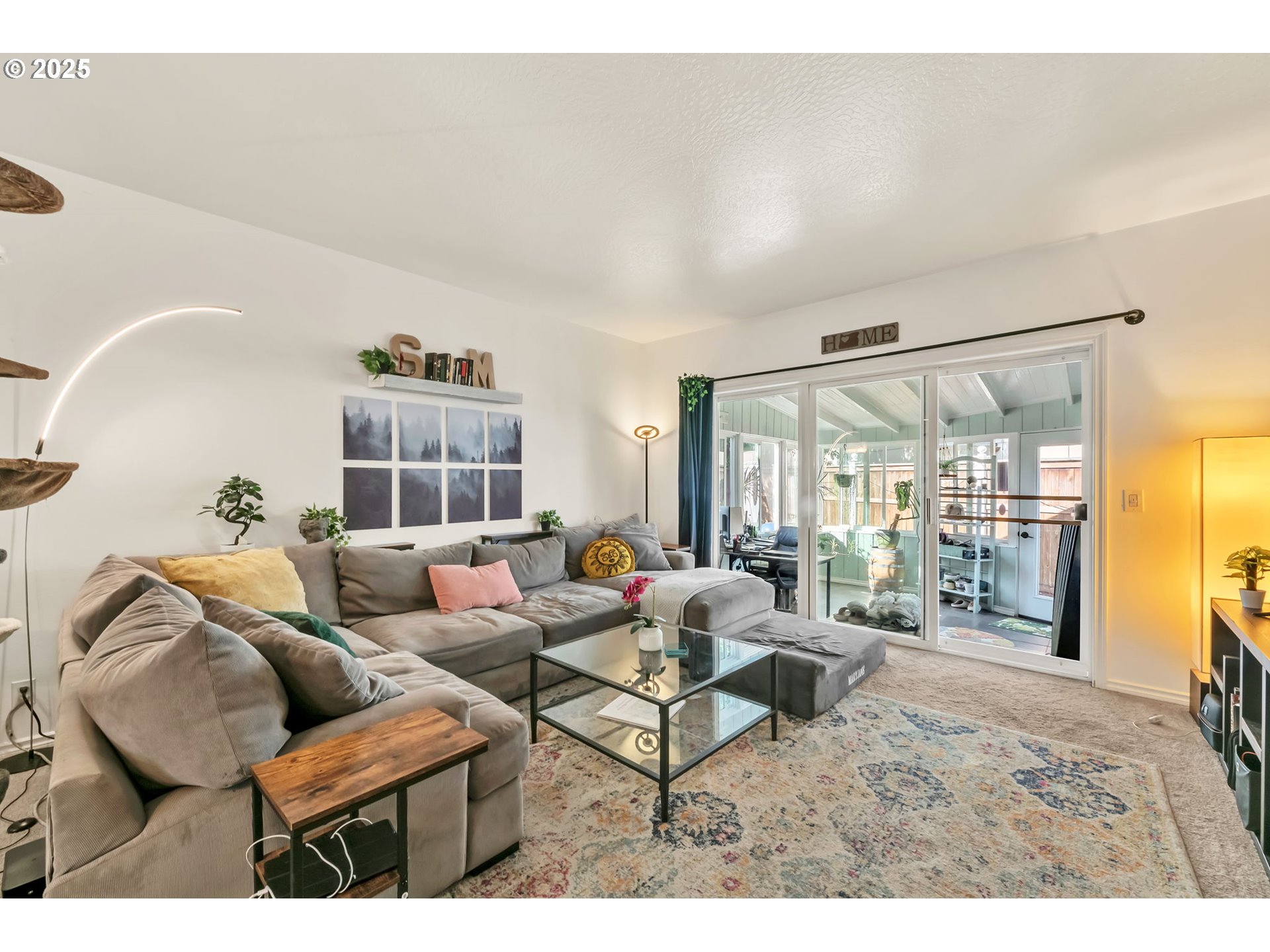 2736/2740 COBURG RD