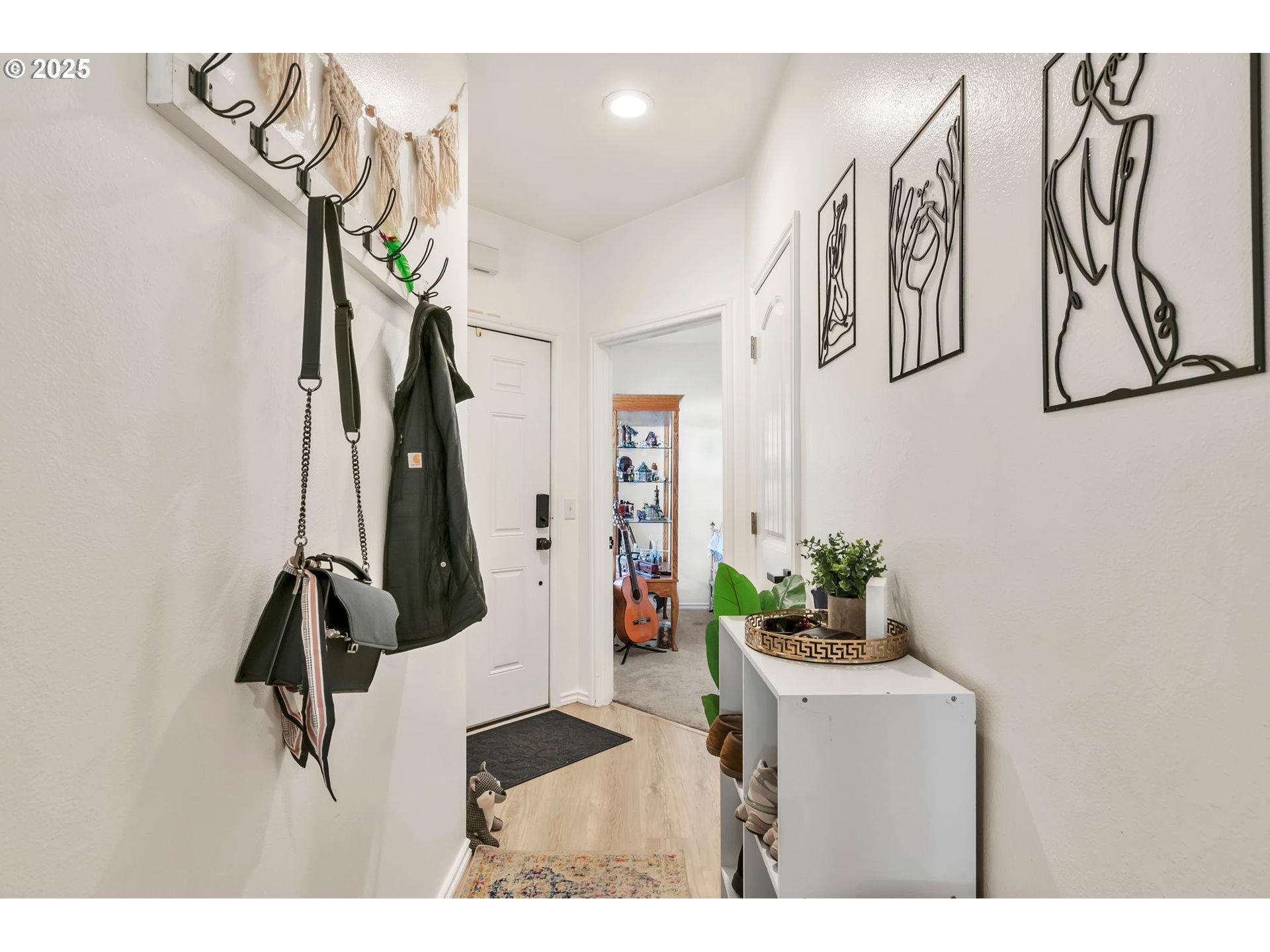 2736/2740 COBURG RD