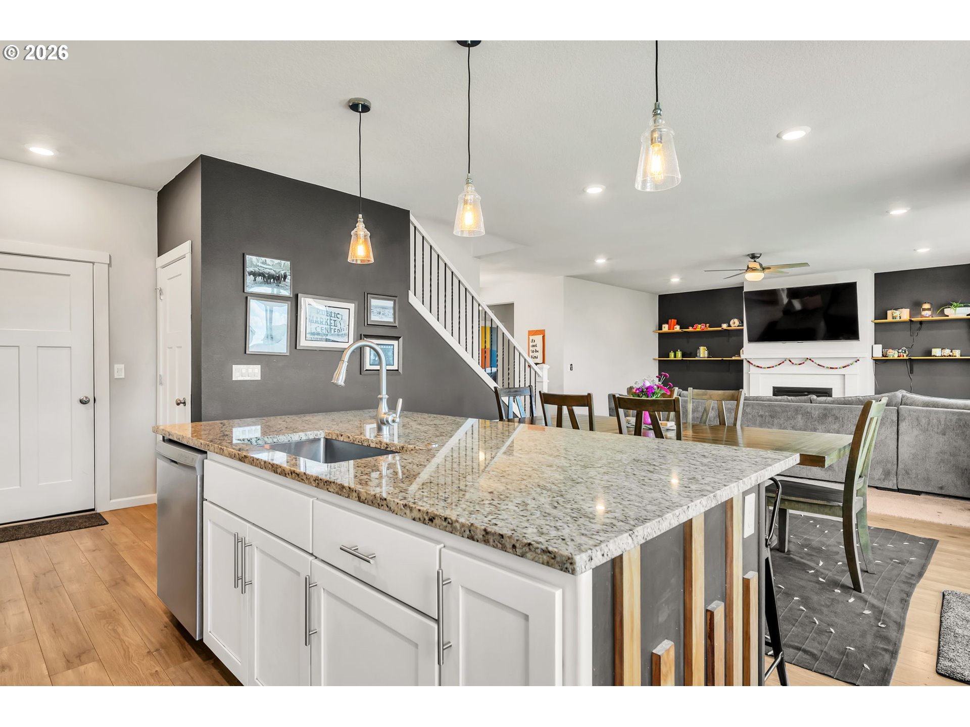 1397 FARMINGTON DR