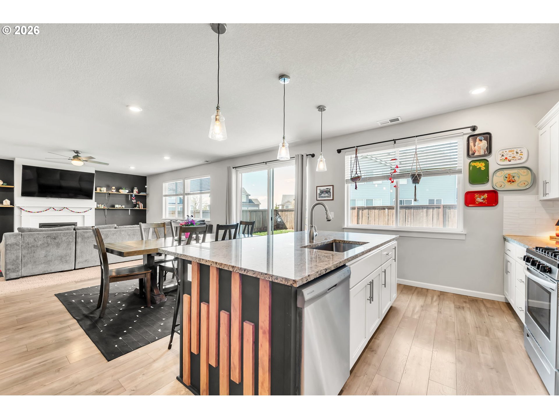 1397 FARMINGTON DR