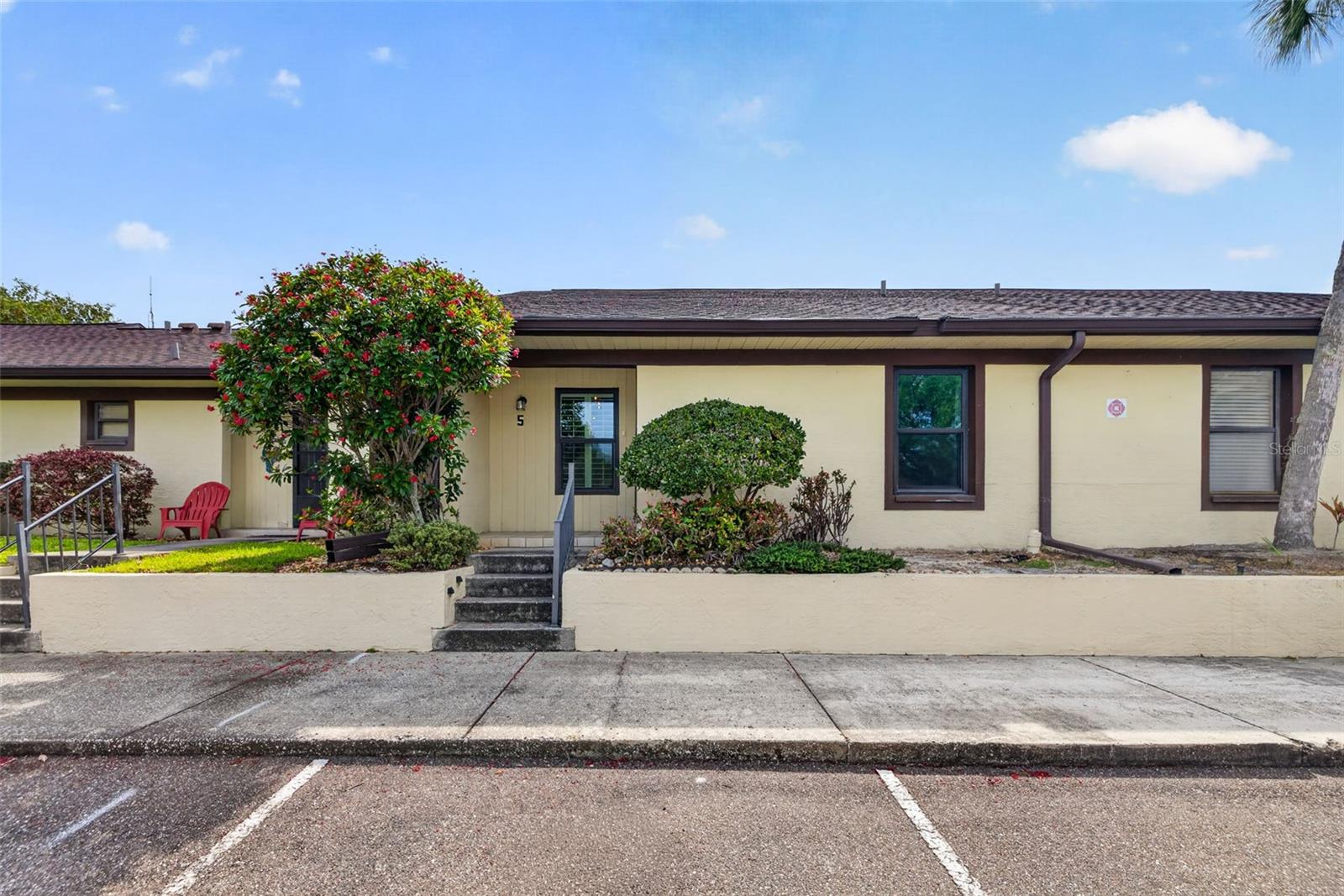 1345 DAFFODIL PL #605