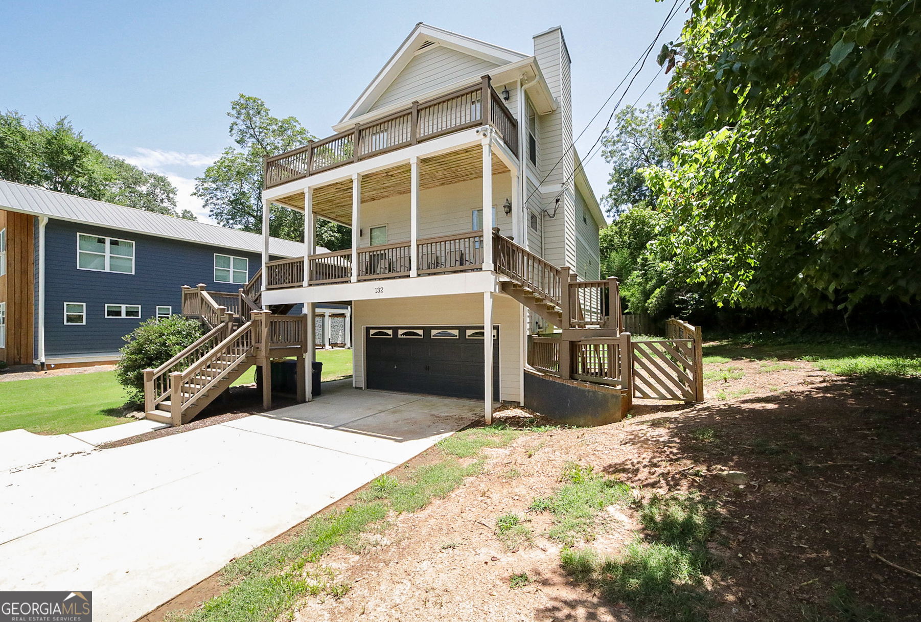 132 Poplar Street N