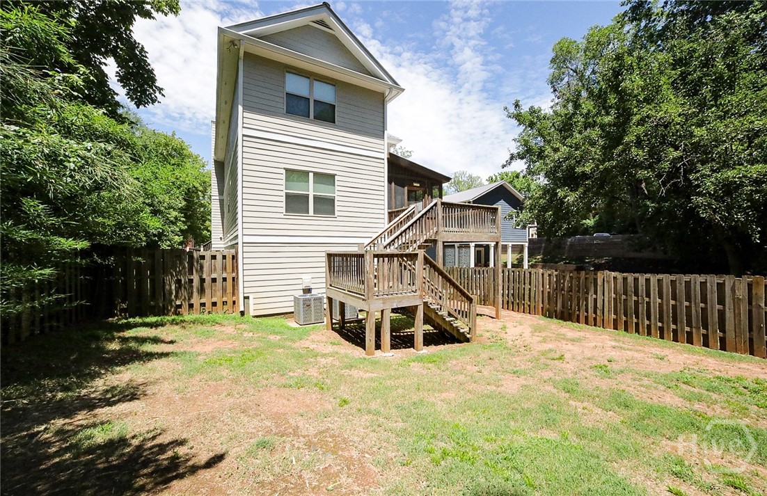 132 N Poplar Street