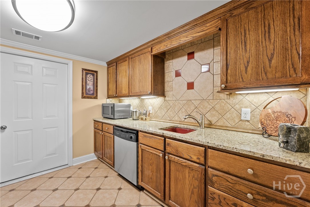 1030 Oaklake Terrace