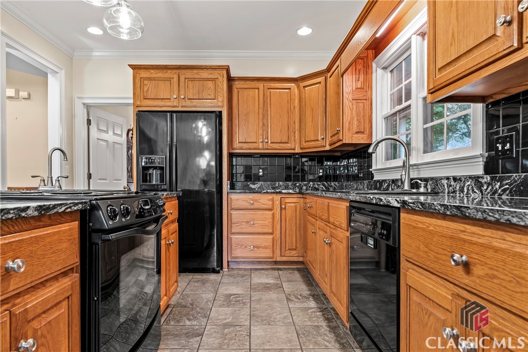 1012 Wolfskin Road