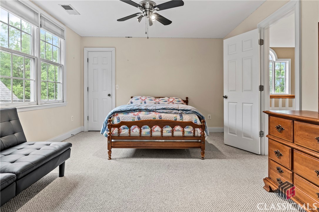 1012 Wolfskin Road