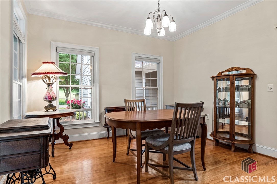 1012 Wolfskin Road