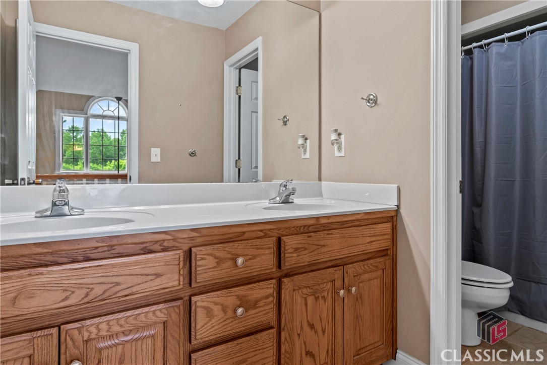1012 Wolfskin Road