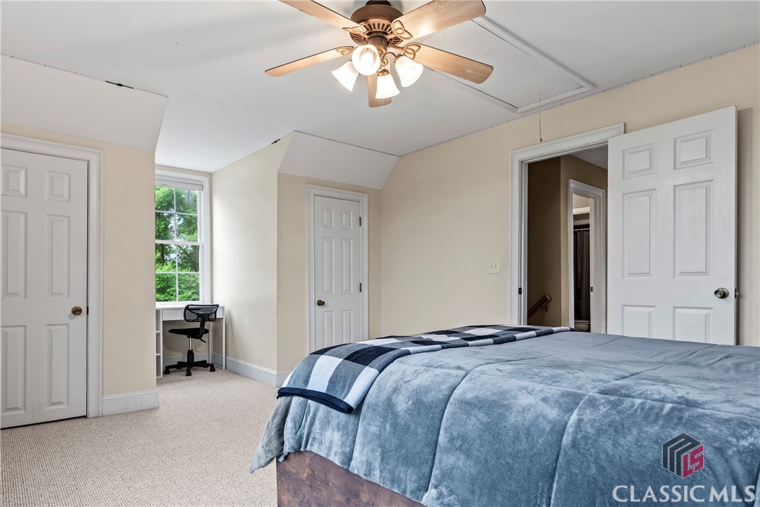 1012 Wolfskin Road