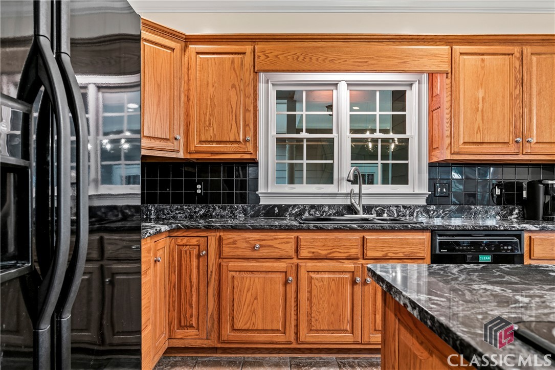 1012 Wolfskin Road