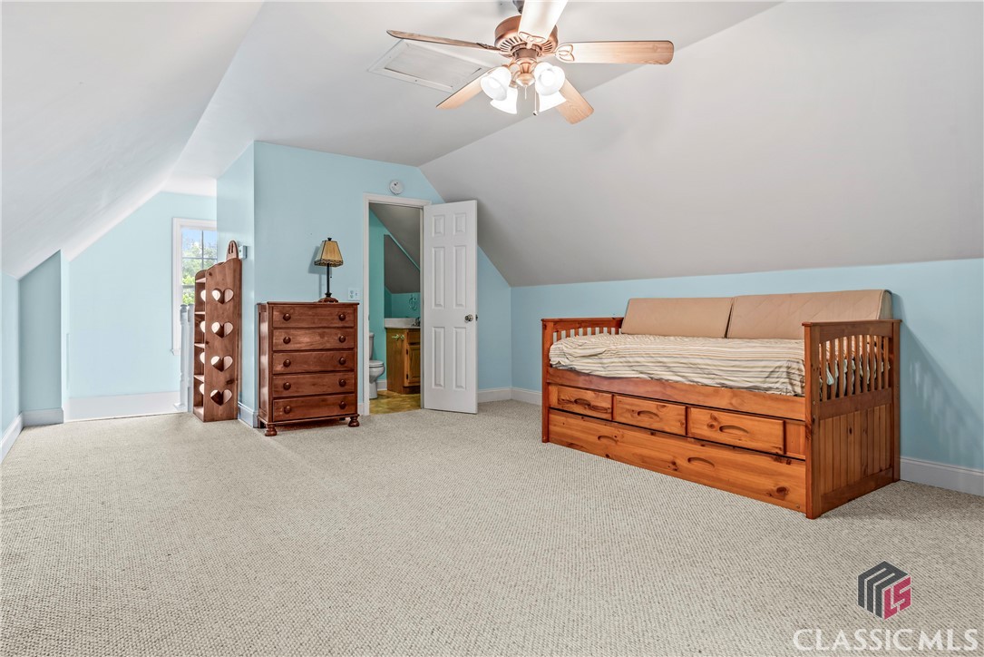 1012 Wolfskin Road
