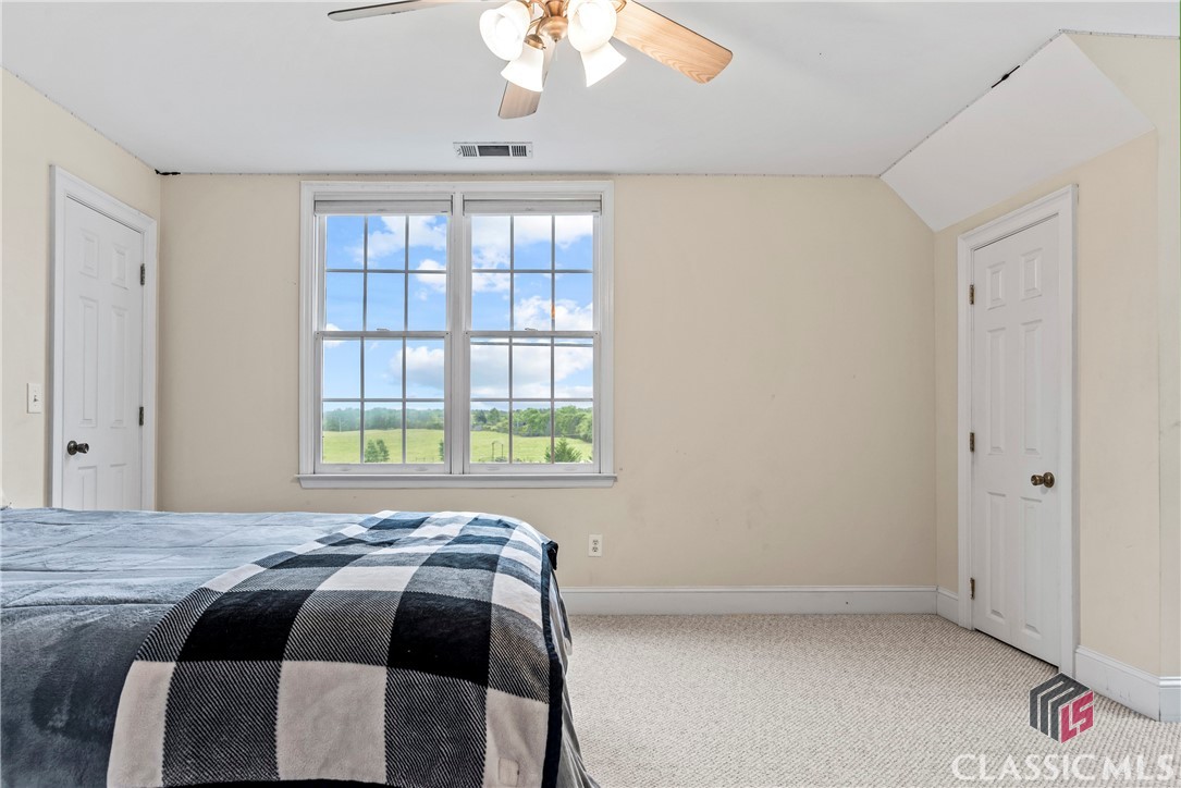 1012 Wolfskin Road
