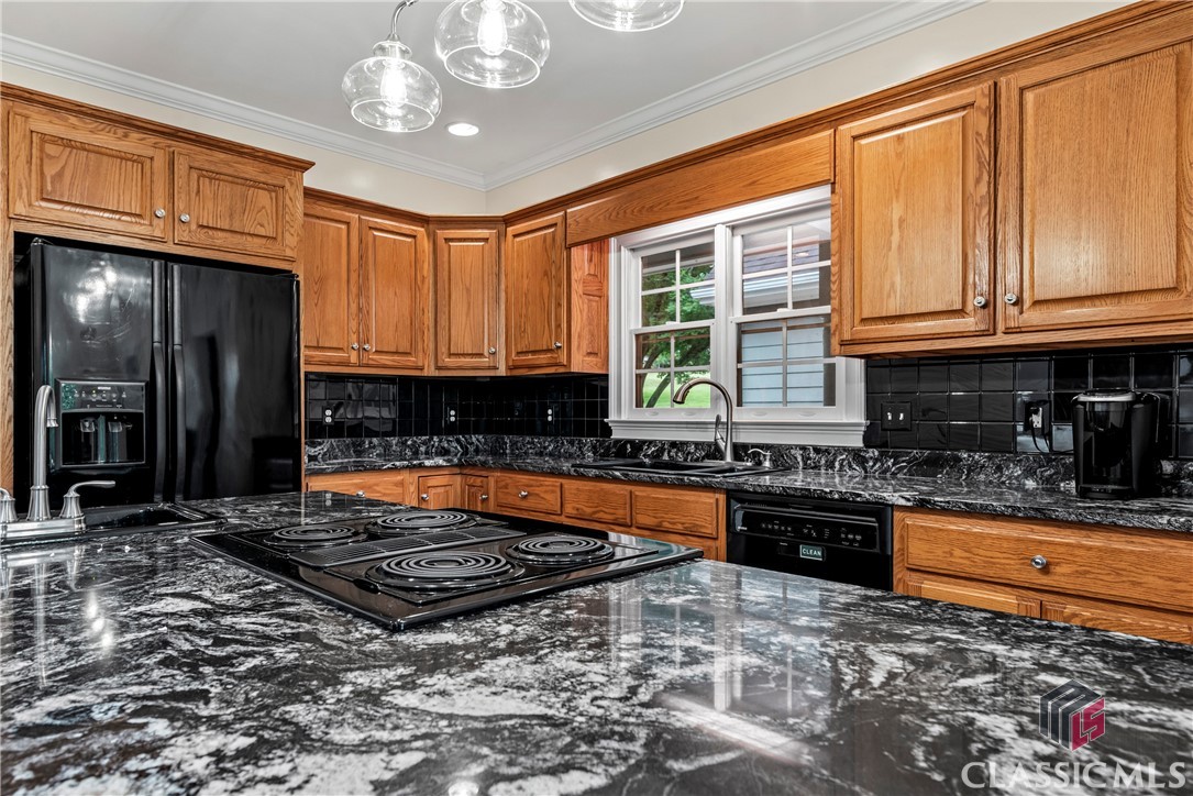 1012 Wolfskin Road