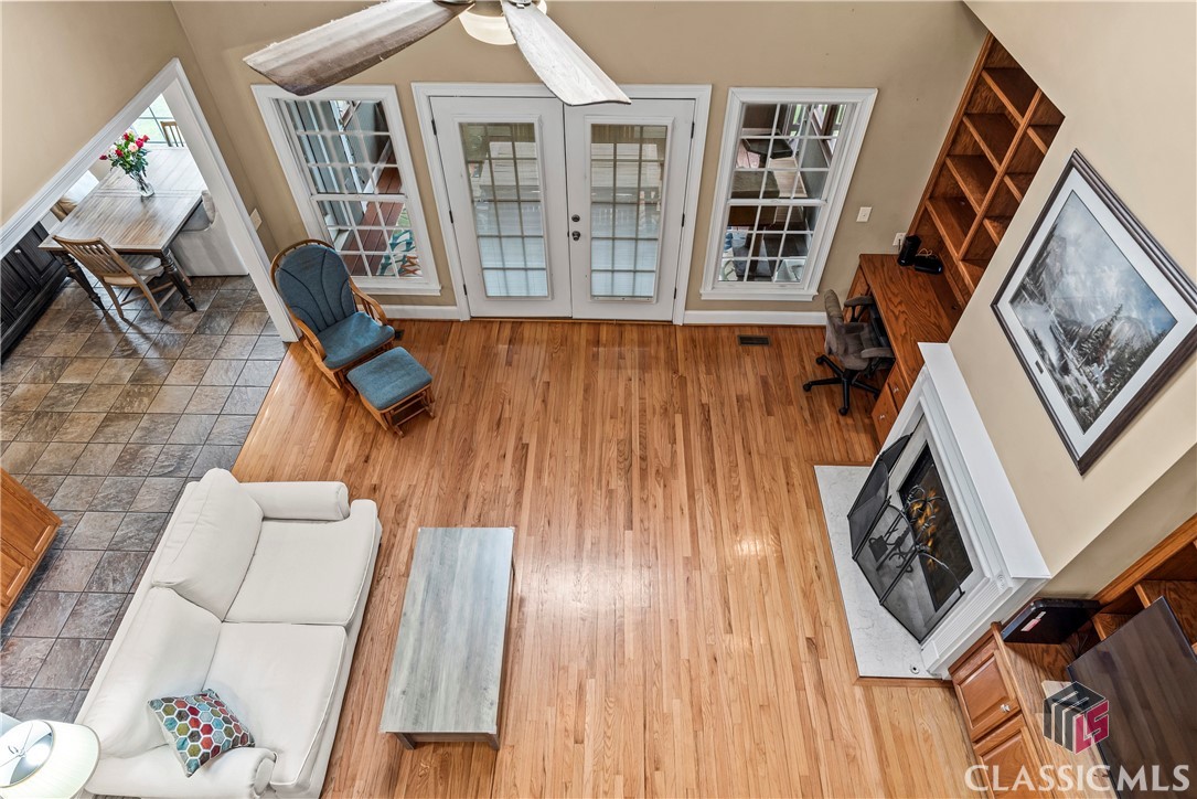 1012 Wolfskin Road