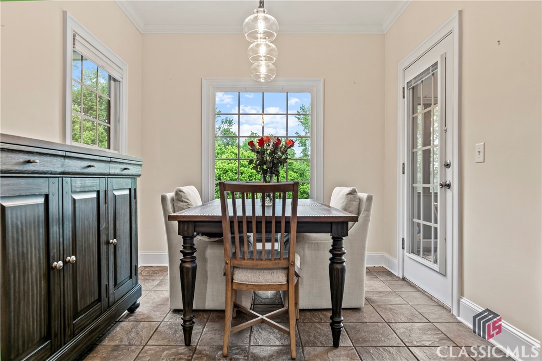 1012 Wolfskin Road