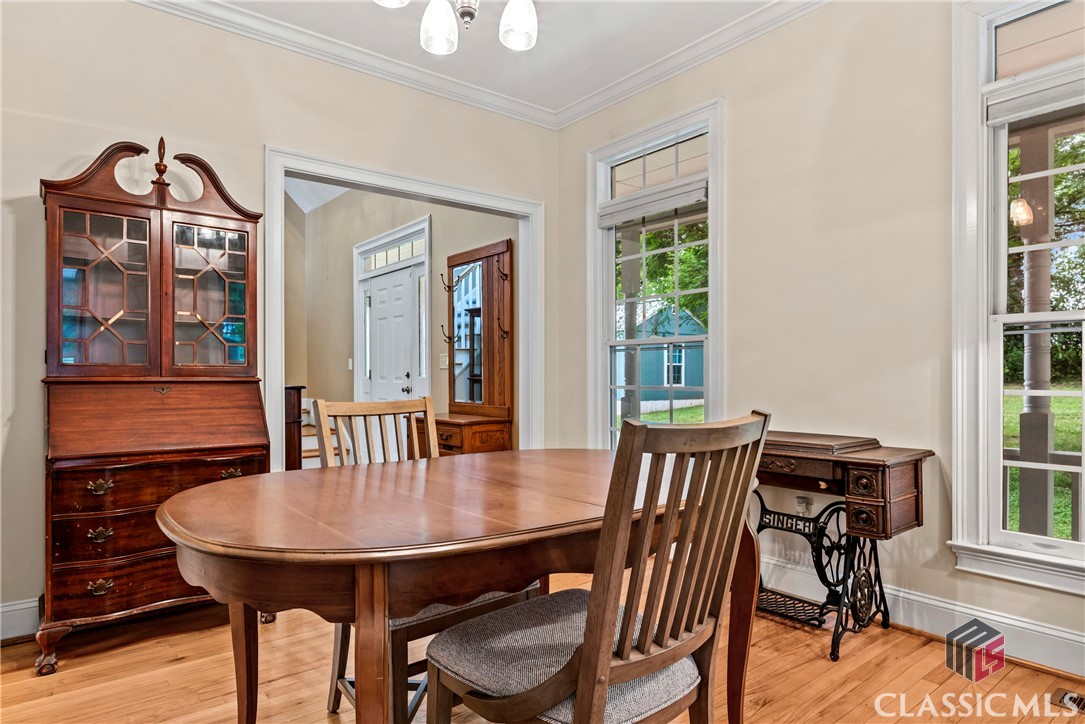 1012 Wolfskin Road