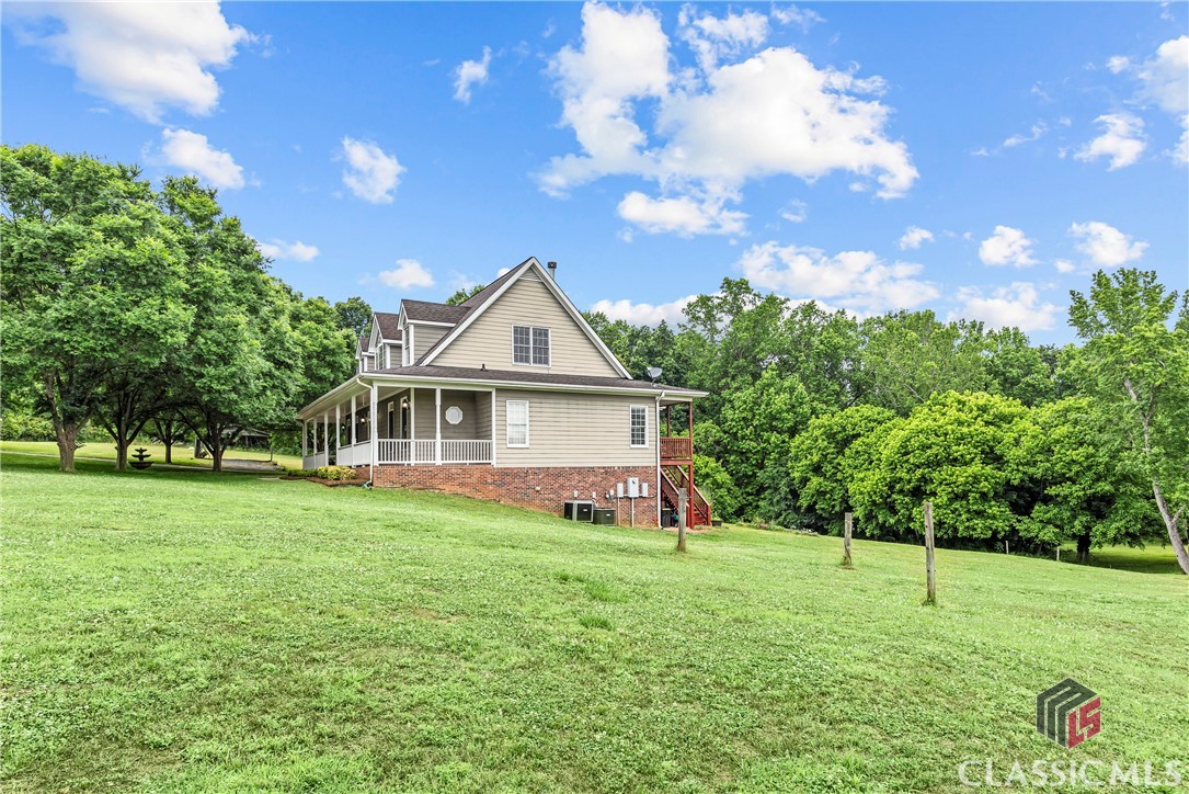 1012 Wolfskin Road