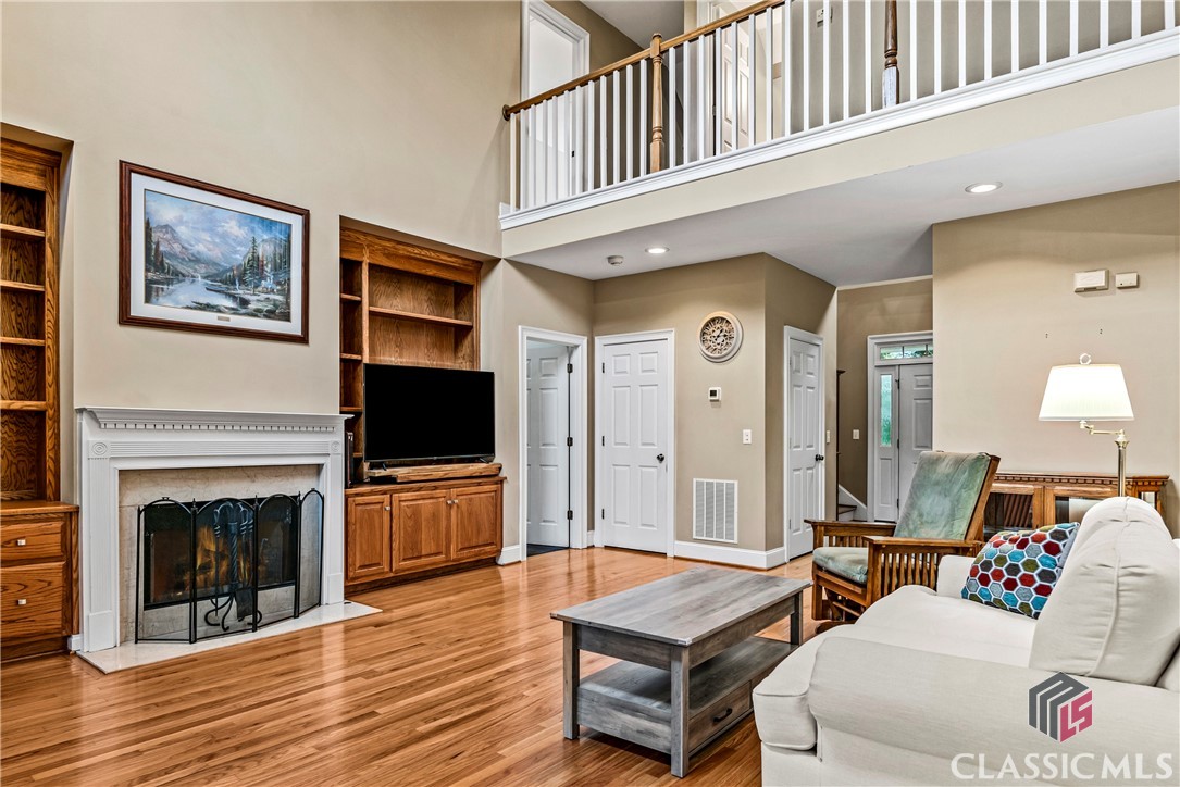 1012 Wolfskin Road