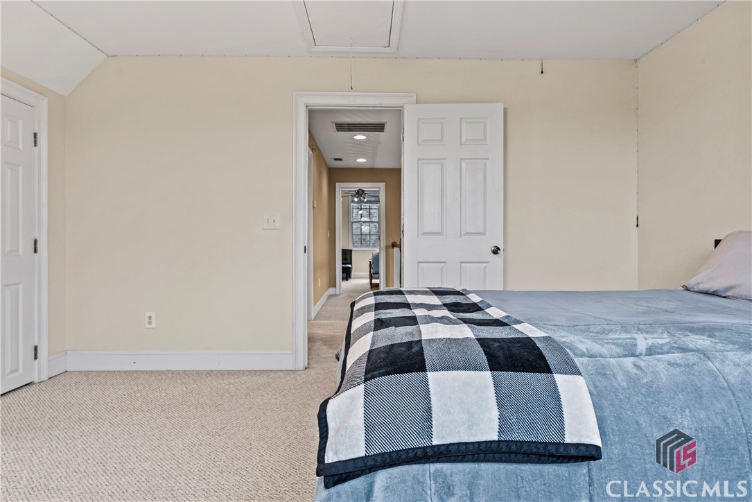 1012 Wolfskin Road