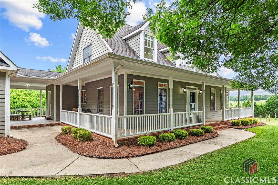 1012 Wolfskin Road