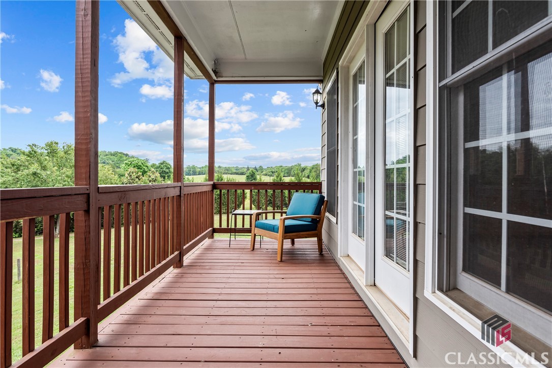1012 Wolfskin Road