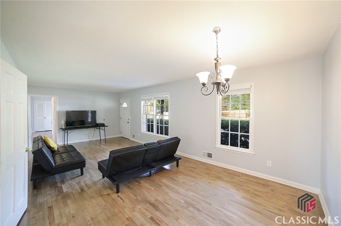 327 General Daniel Avenue S