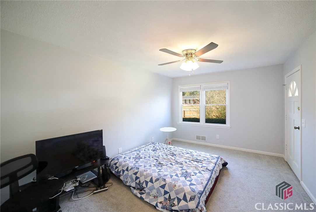 327 General Daniel Avenue S