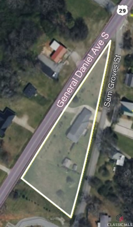 327 General Daniel Avenue S