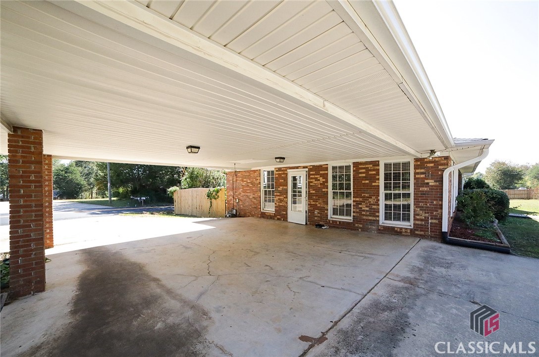 327 General Daniel Avenue S