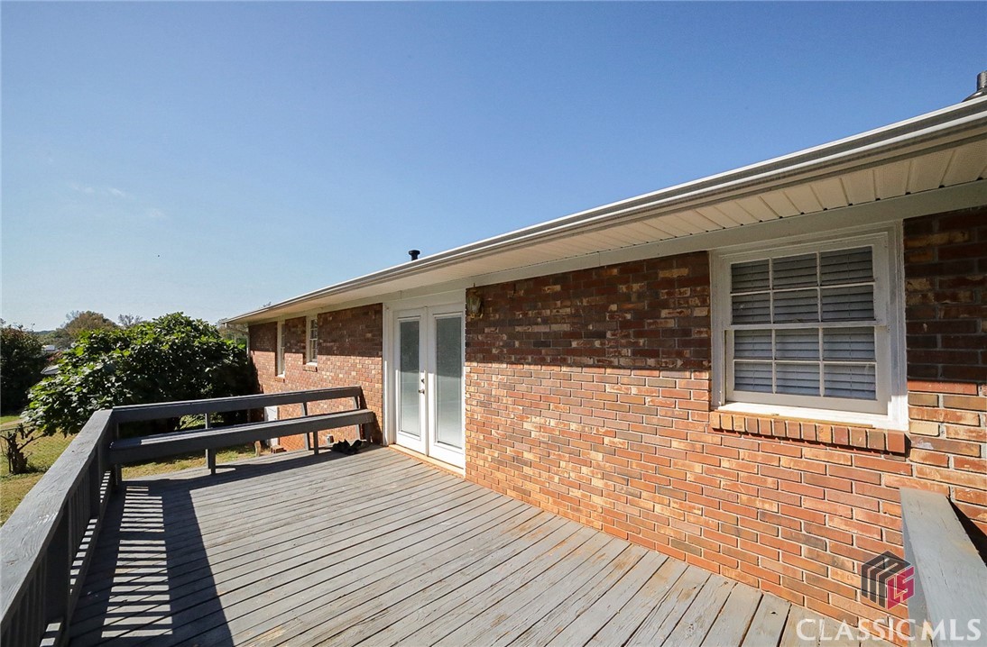 327 General Daniel Avenue S