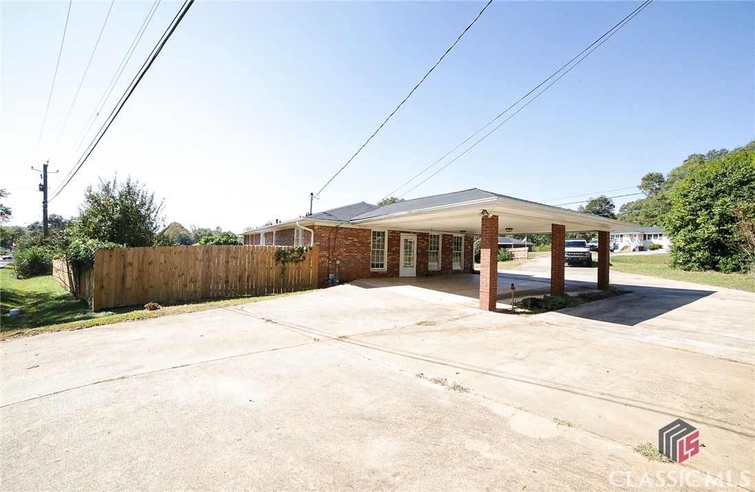 327 General Daniel Avenue S