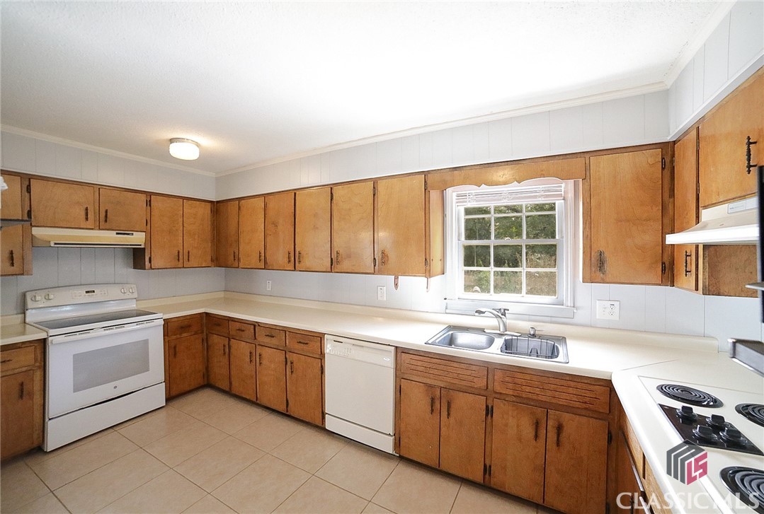 327 General Daniel Avenue S
