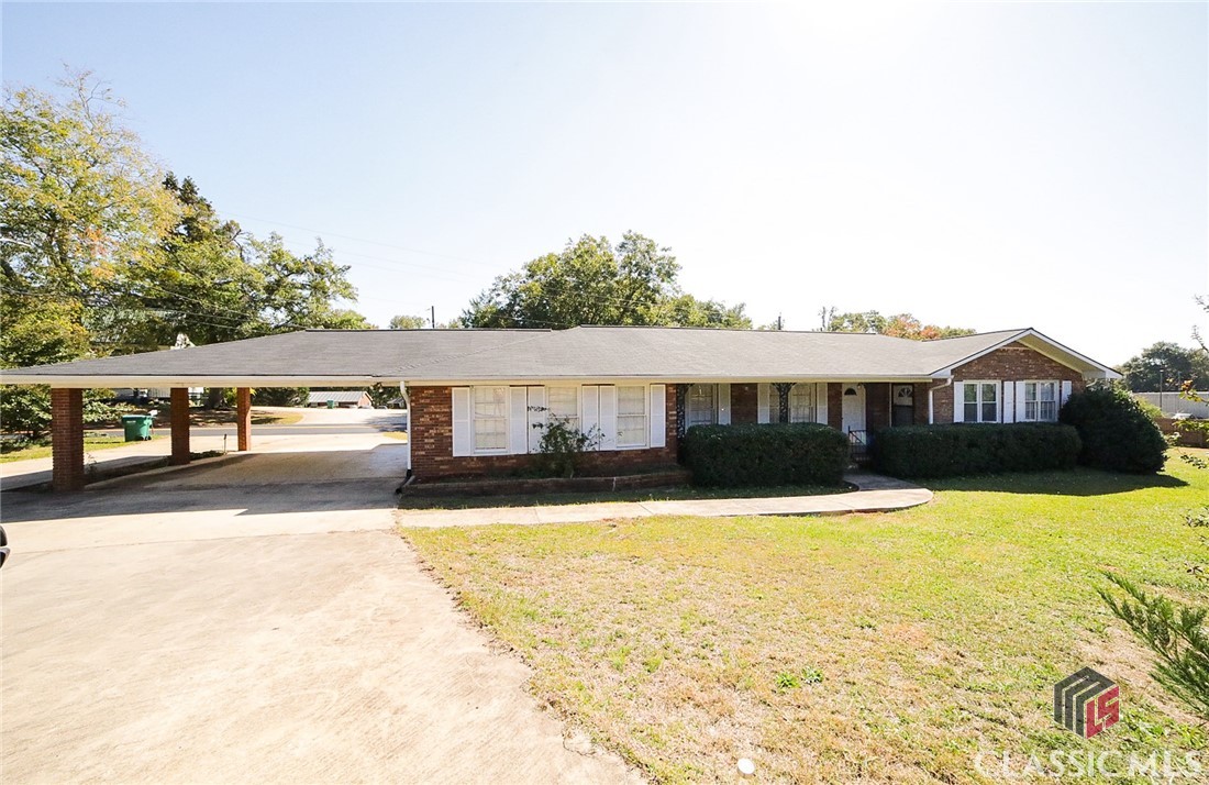 327 General Daniel Avenue S