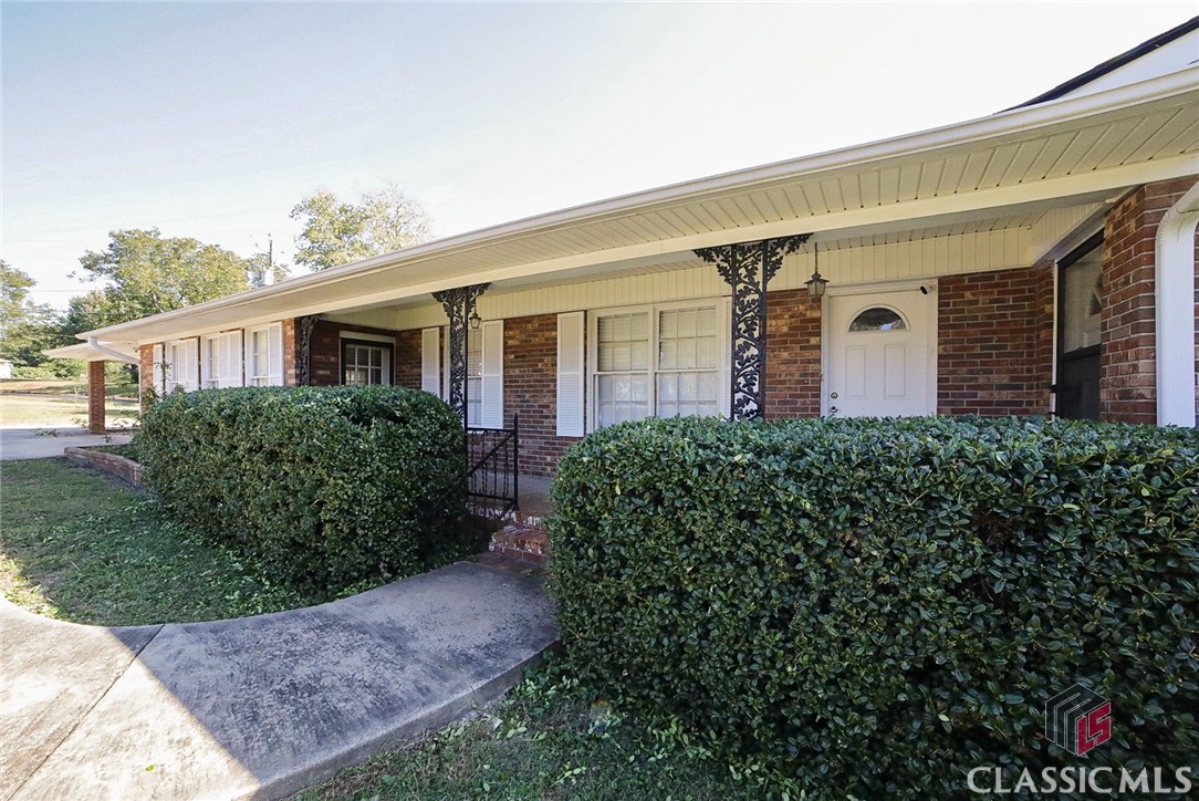 327 General Daniel Avenue S