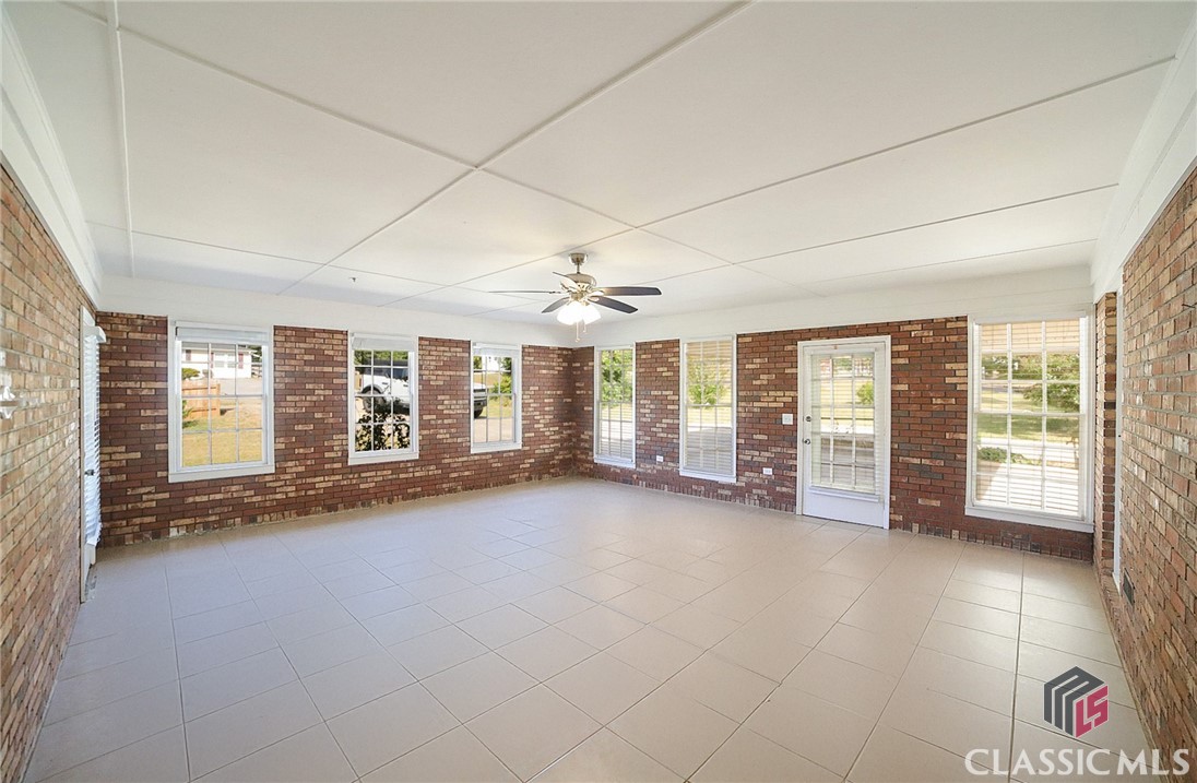 327 General Daniel Avenue S