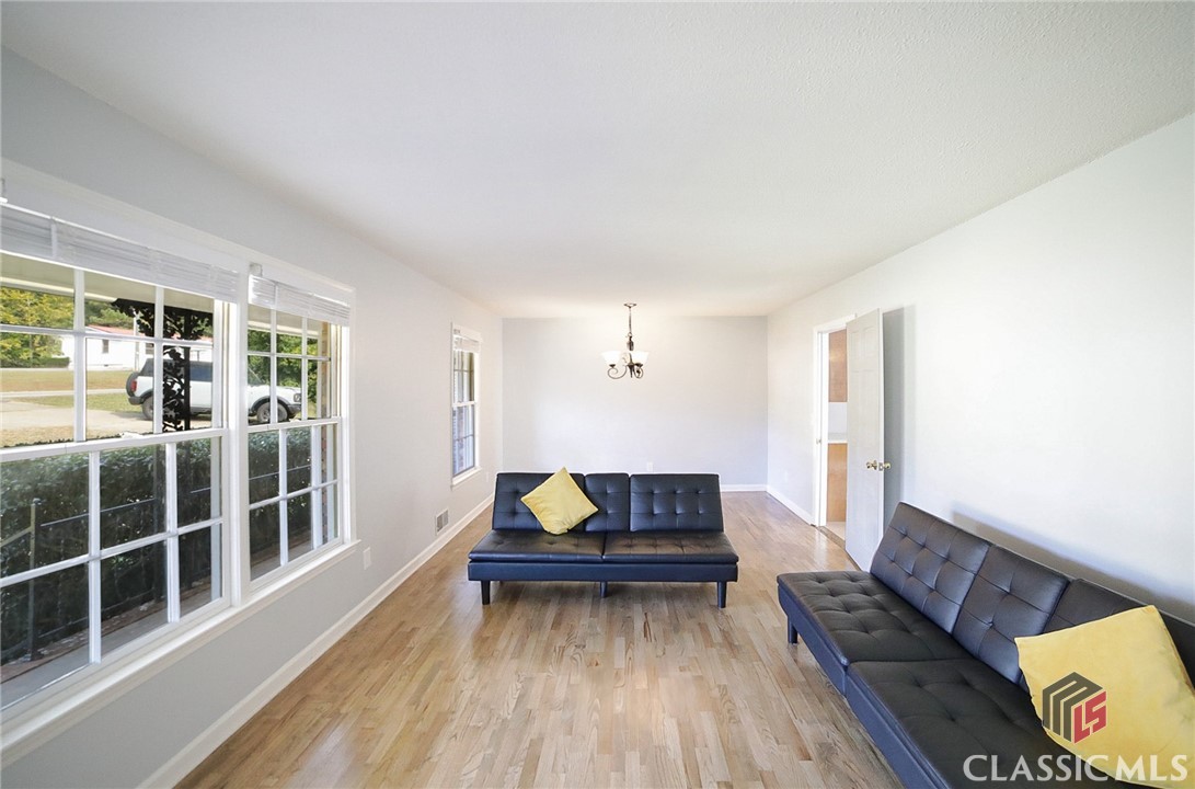 327 General Daniel Avenue S
