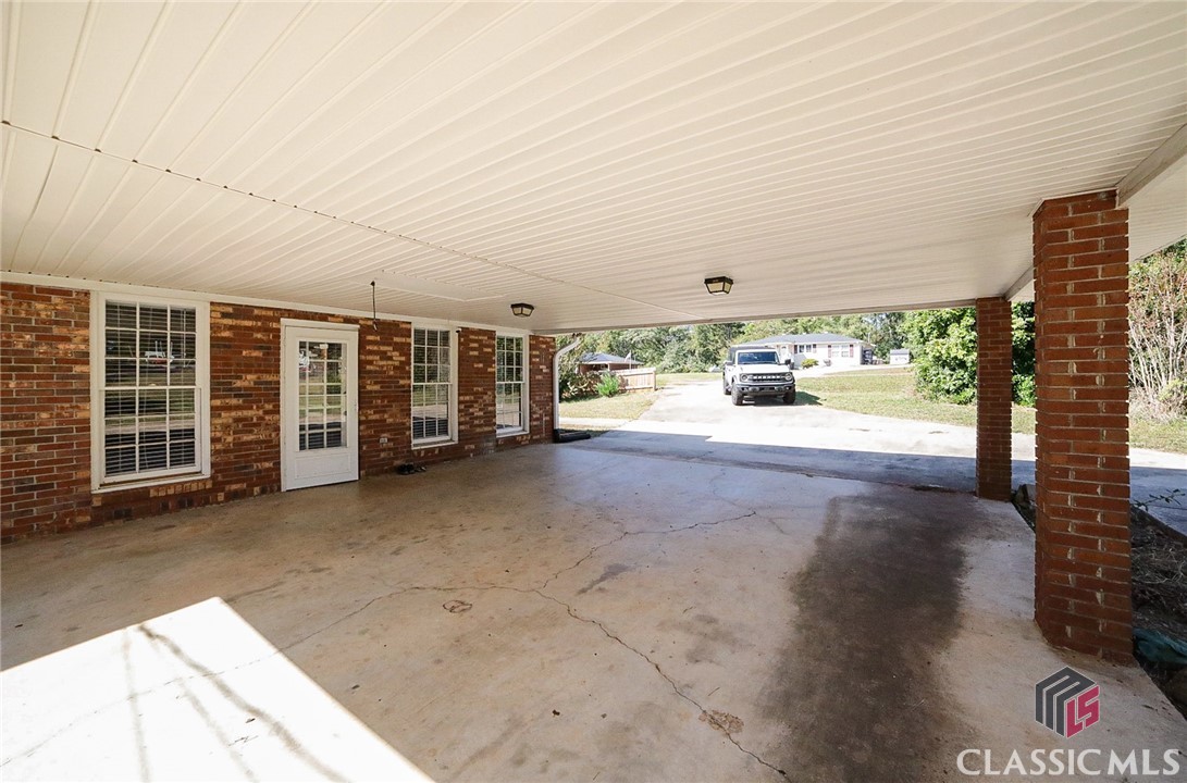 327 General Daniel Avenue S