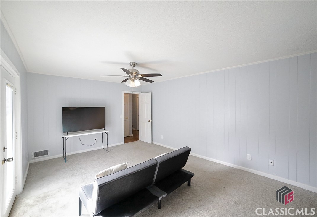 327 General Daniel Avenue S