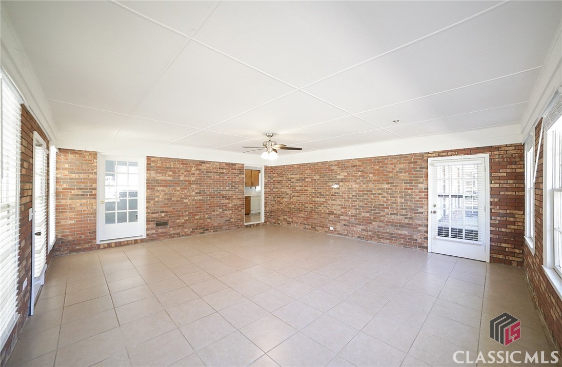 327 General Daniel Avenue S