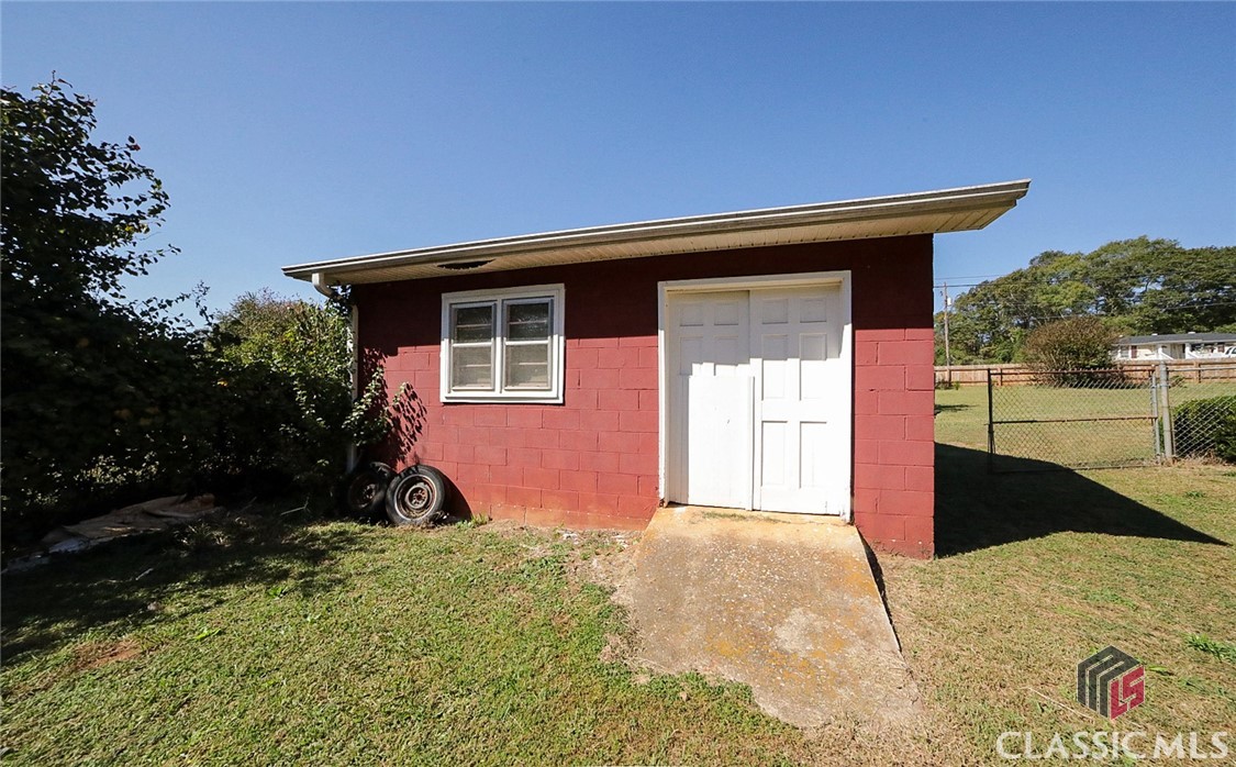 327 General Daniel Avenue S